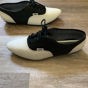 The Sophie vintage saddle shoe!!!